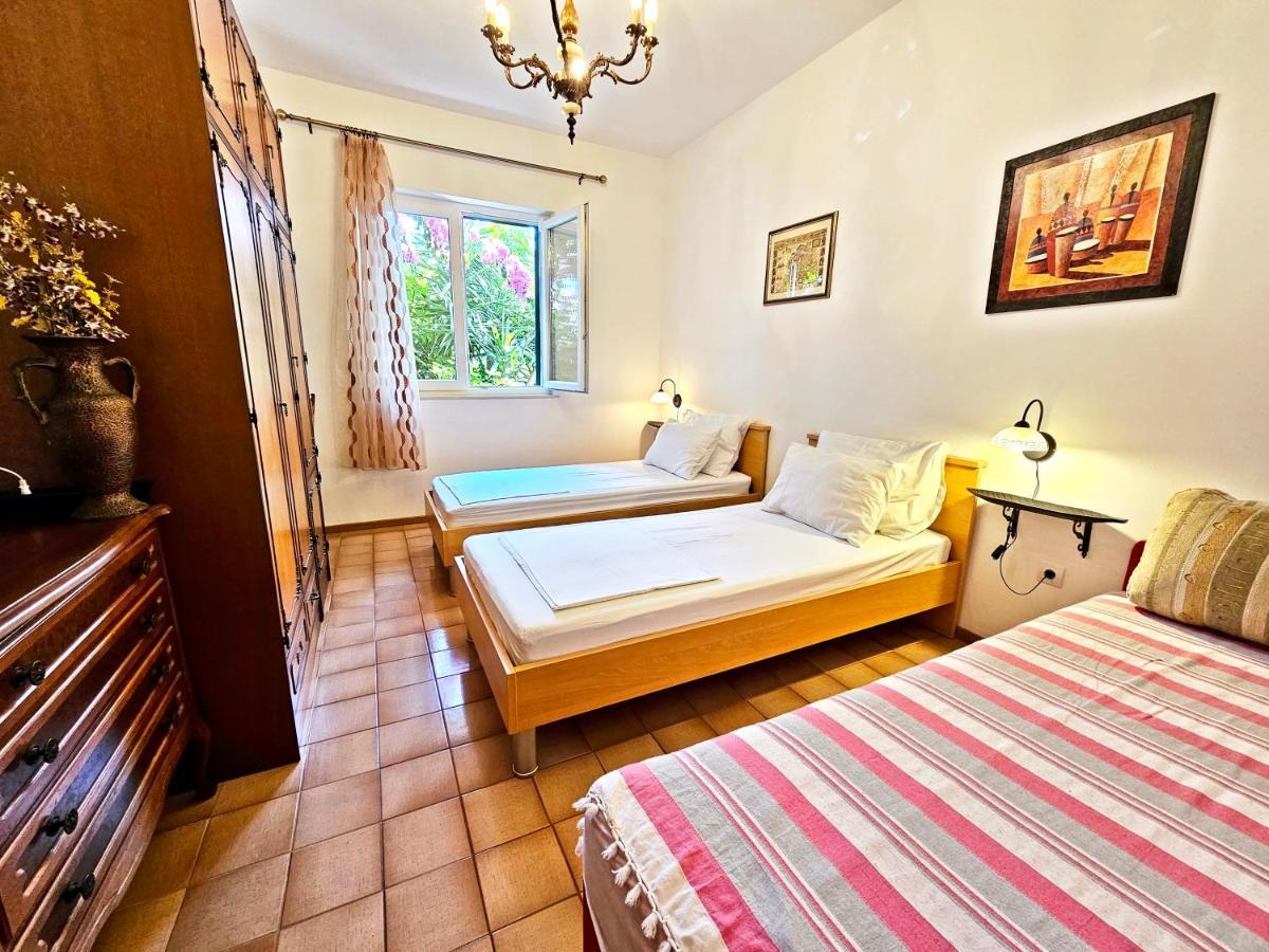 Apartments Tempera By The Beach สปลิท ภายนอก รูปภาพ