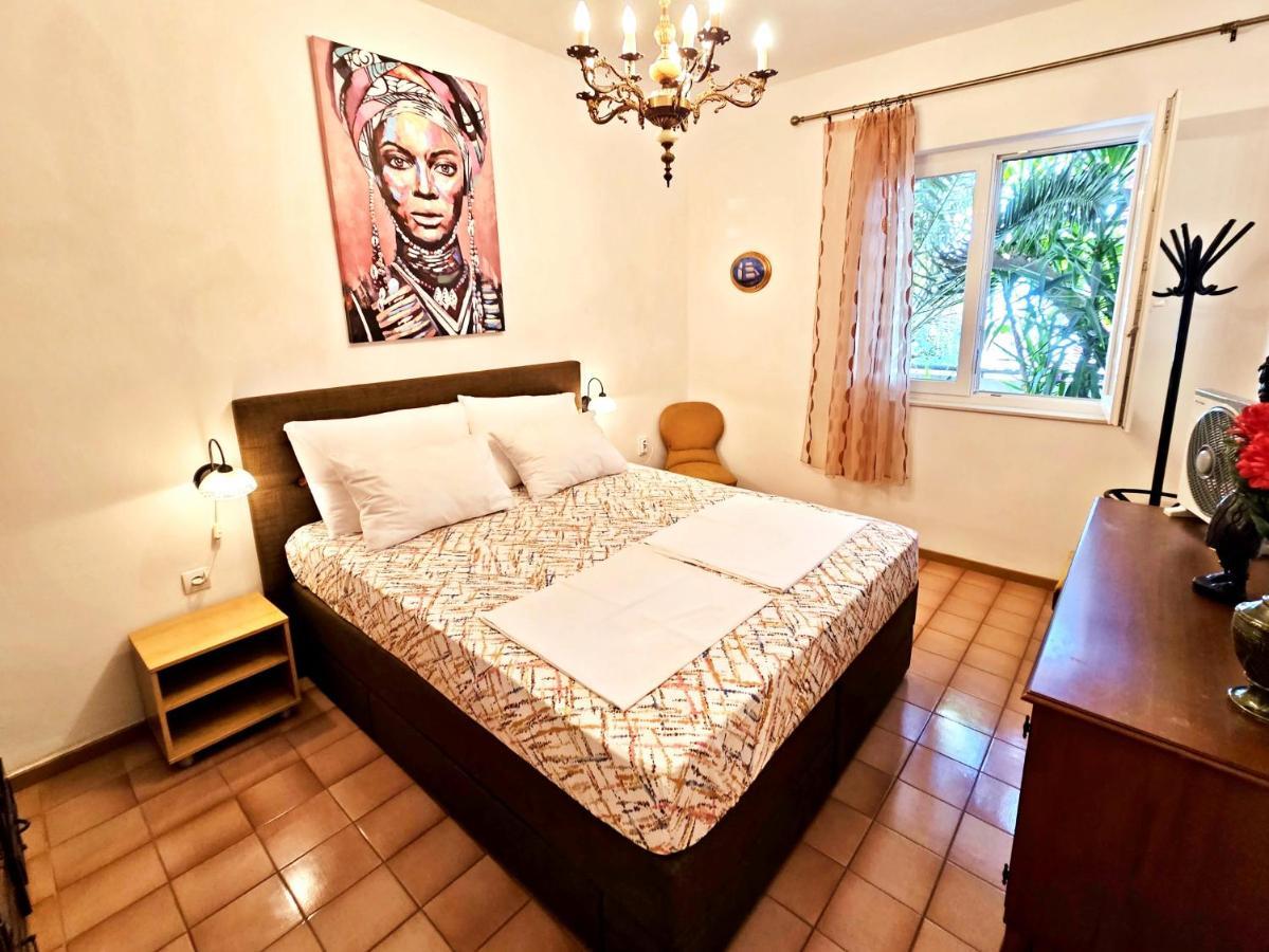 Apartments Tempera By The Beach สปลิท ภายนอก รูปภาพ